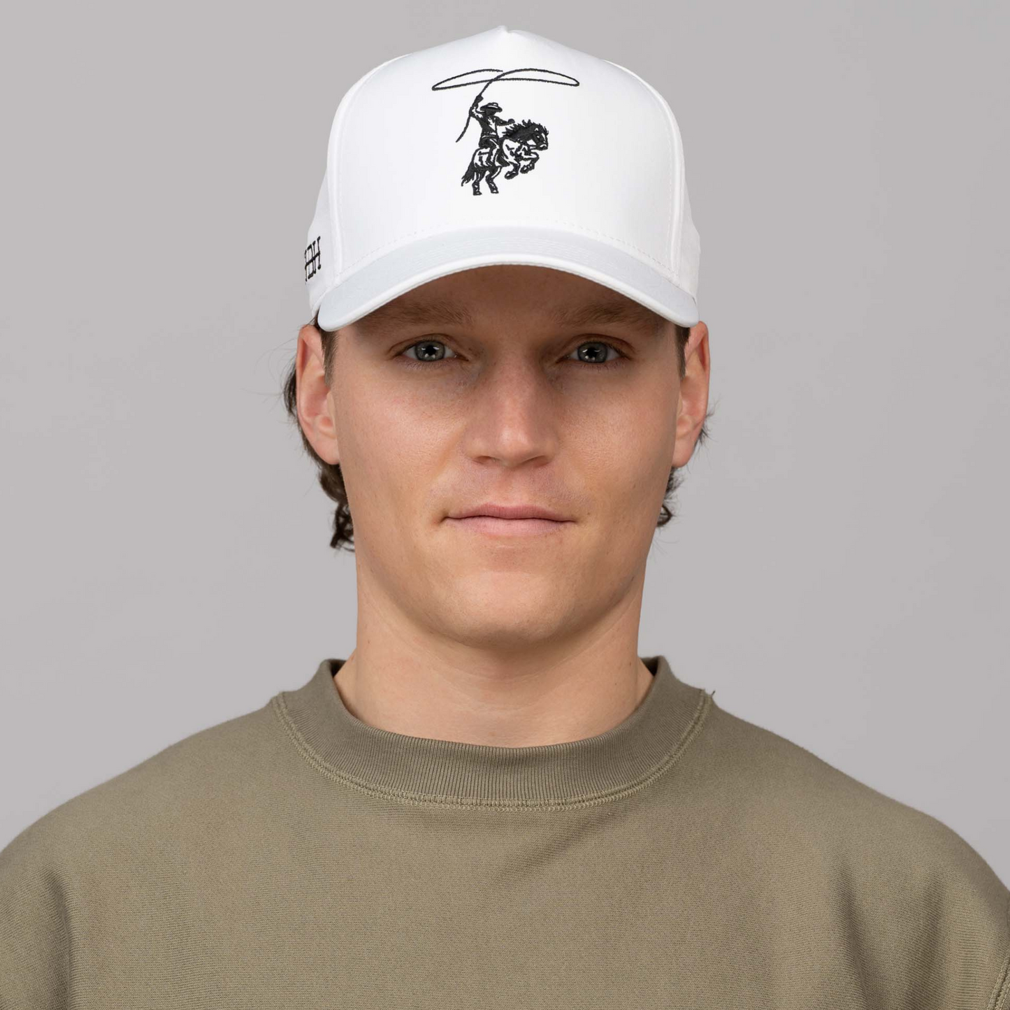 Performance Snapback // White & Black