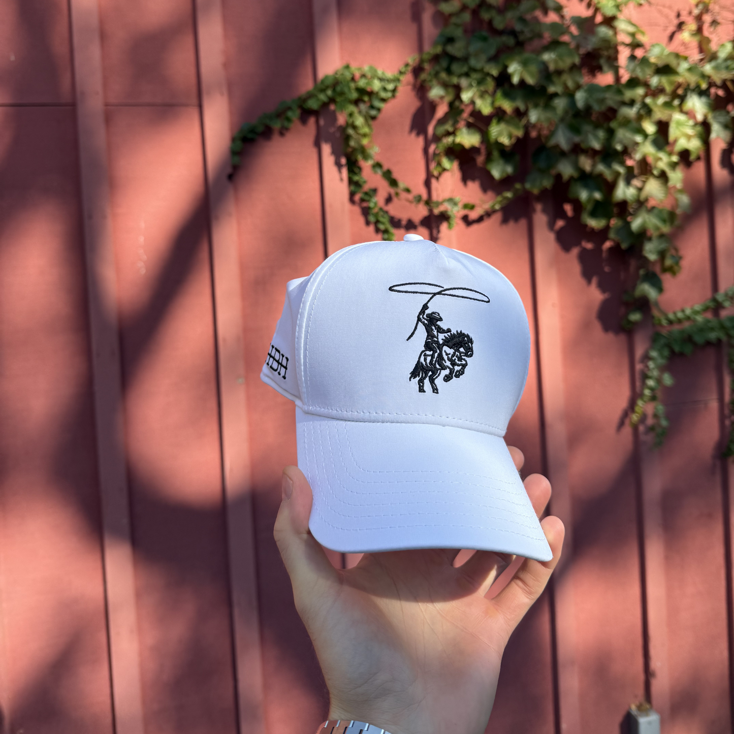 Performance Snapback // White & Black