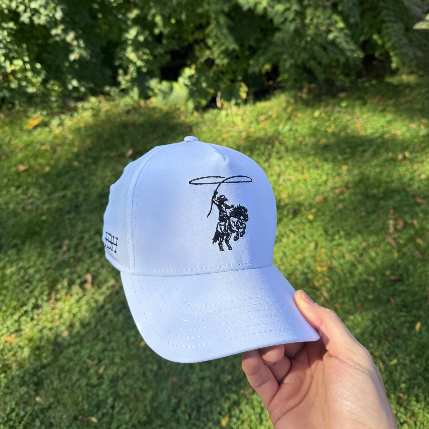 Performance Snapback // White & Black